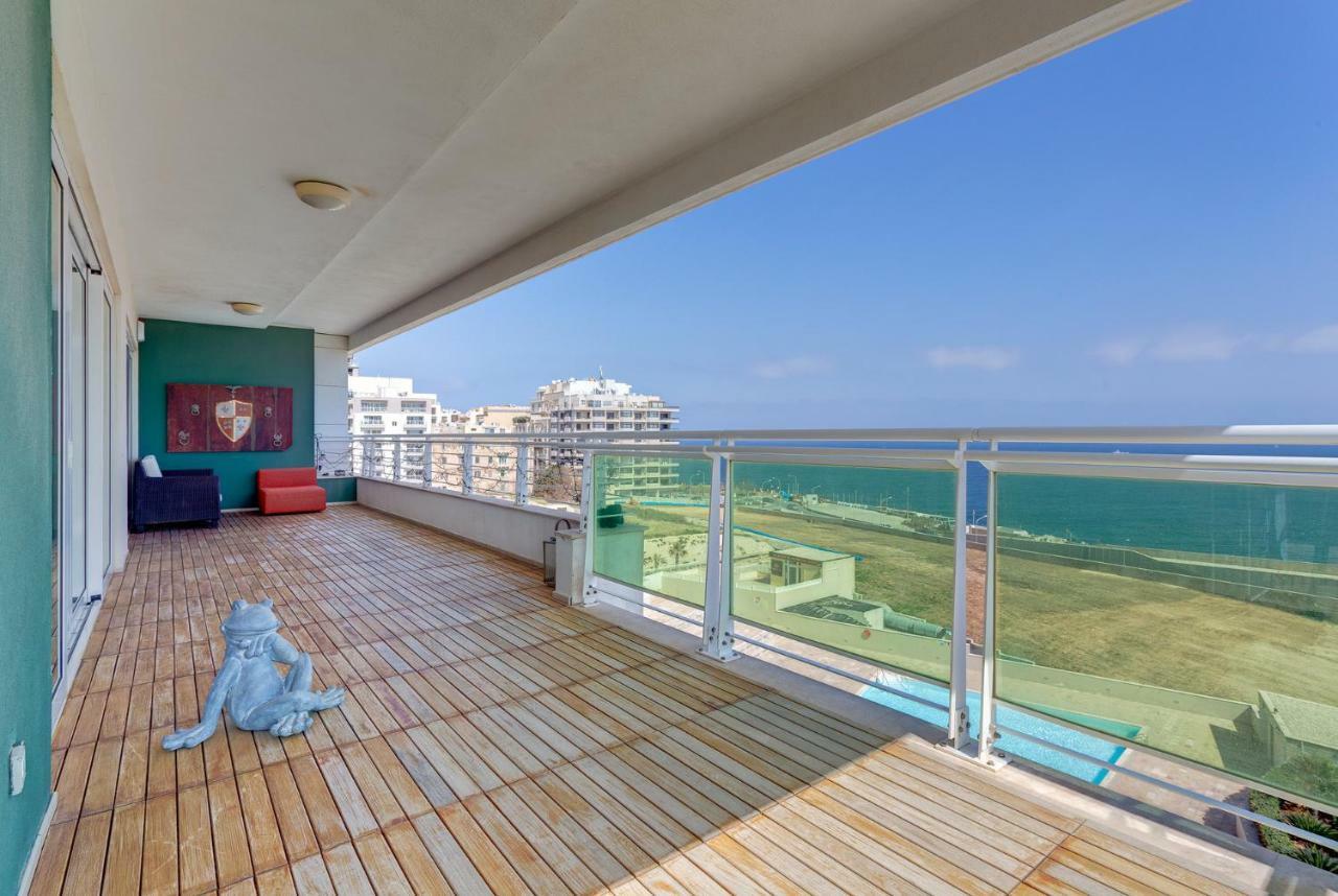 Seafront Apartment In Sliema With Pool, Upmarket Complex Zewnętrze zdjęcie