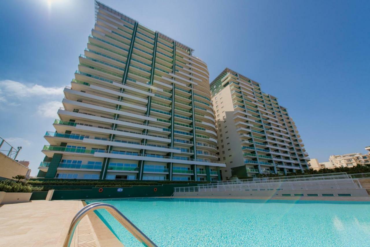 Seafront Apartment In Sliema With Pool, Upmarket Complex Zewnętrze zdjęcie